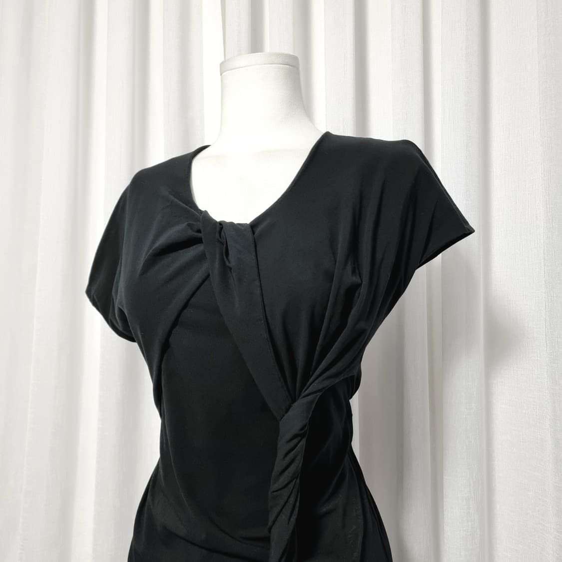 헬무트랭 드레이프꼬임 셔링 스판 언발란스 원피스 (55) 상태최상 상품이미지6