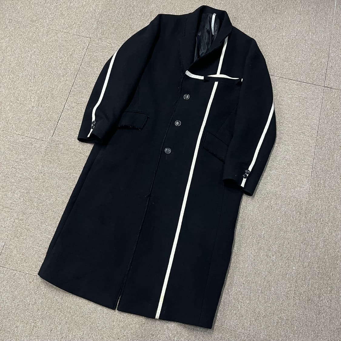 노이어 테이핑 맥시 코트 상품이미지1