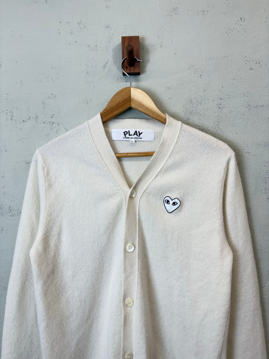 꼼데가르송 화이트와펜 가디건 상품이미지4