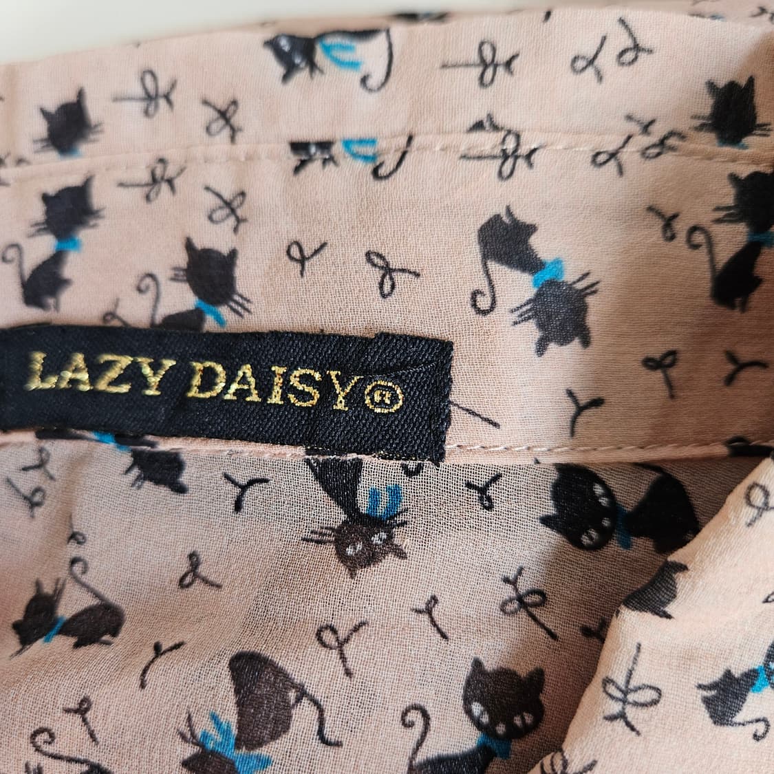 LAZY DAISY 고양이 프린트 프릴 블라우스 상품이미지6