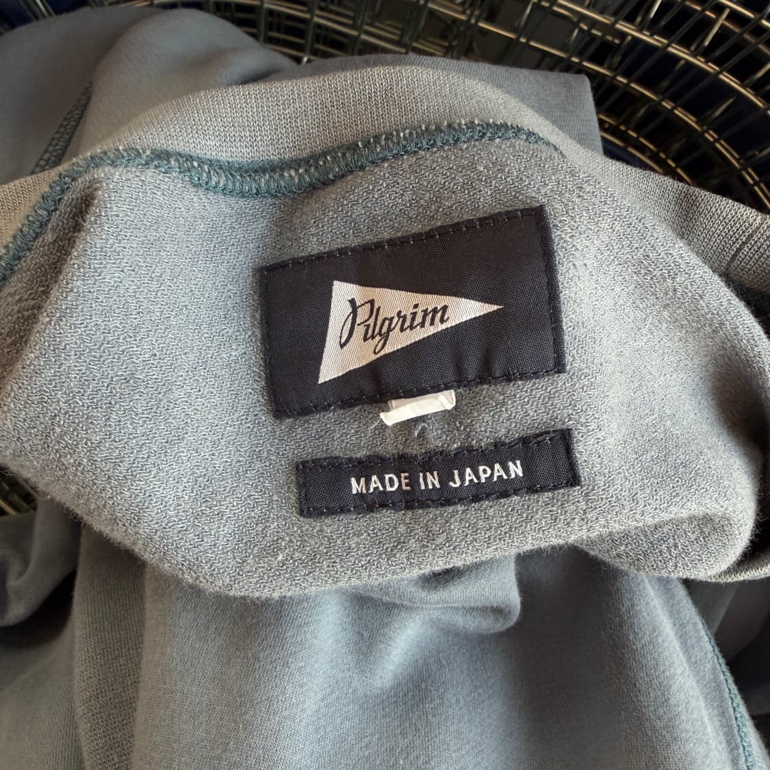 필그림 포켓 스웻셔츠 상품이미지1