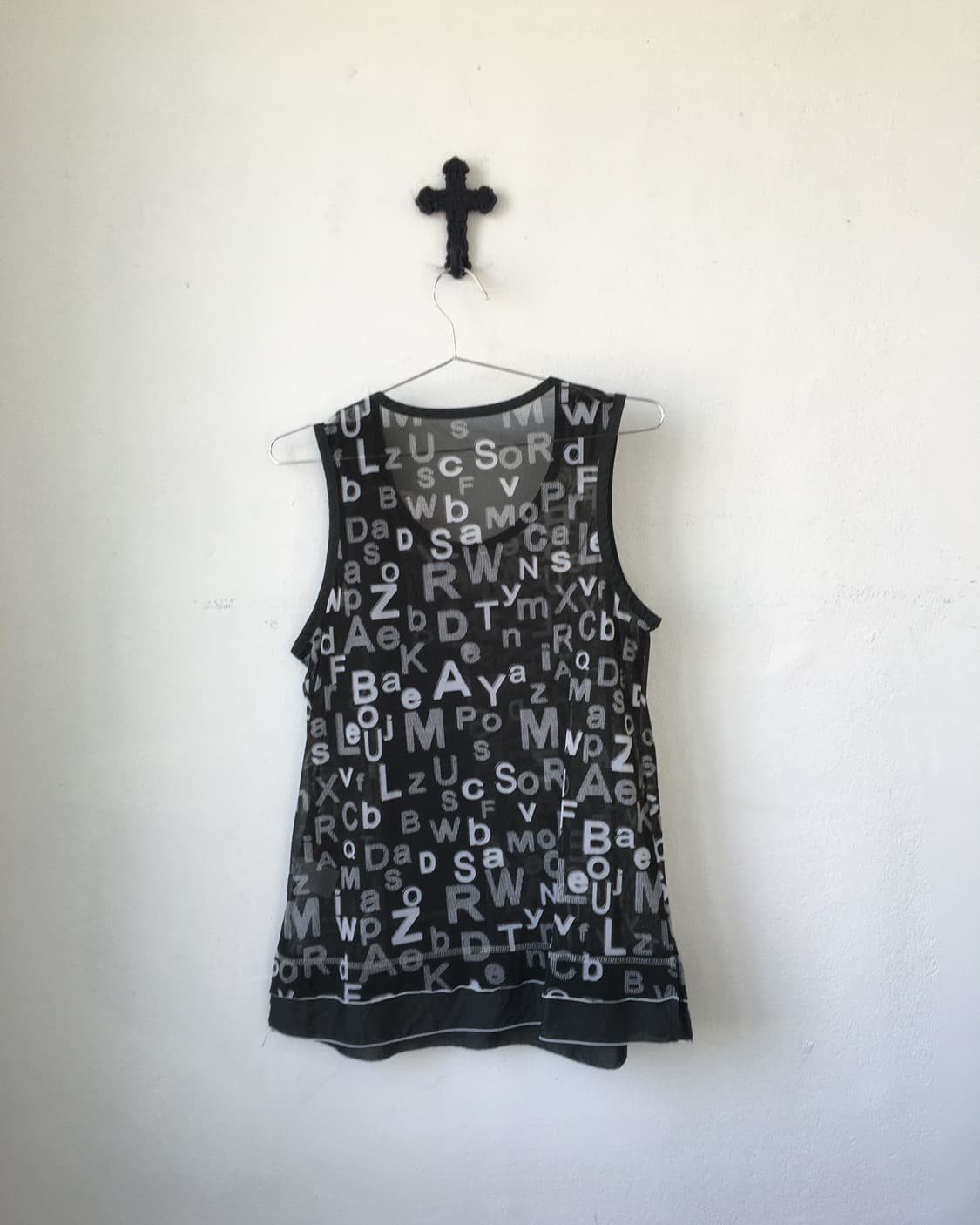 Lettering printing mesh sleeveless 상품이미지2