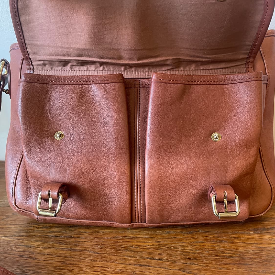 A.P.C. Leather Messenger Bag 상품이미지4