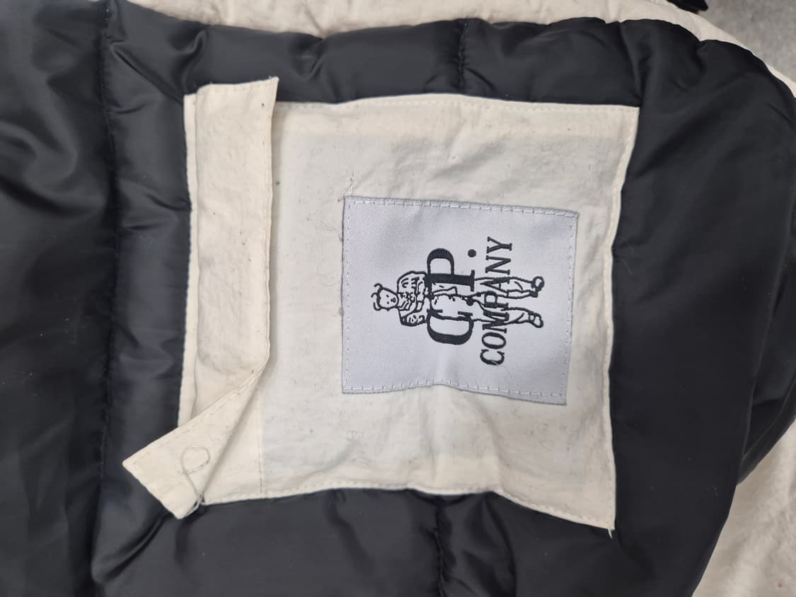 Cp컴퍼니 고글 롱패딩 L 상품이미지4