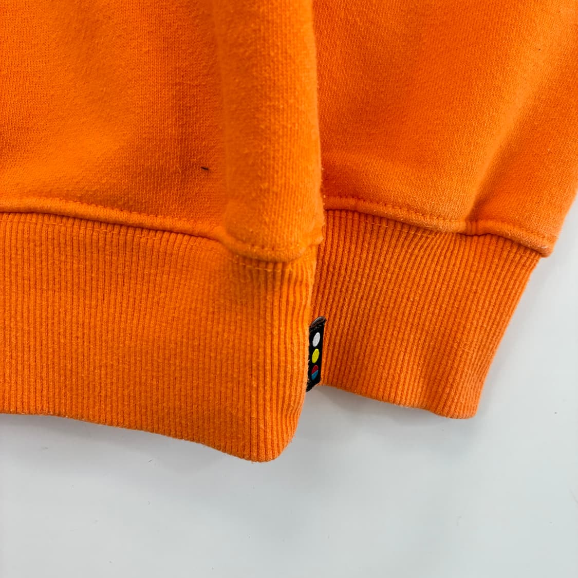 IAB STUDIOS 아이앱 스튜디오 두산 오렌지 맨투맨 상품이미지7