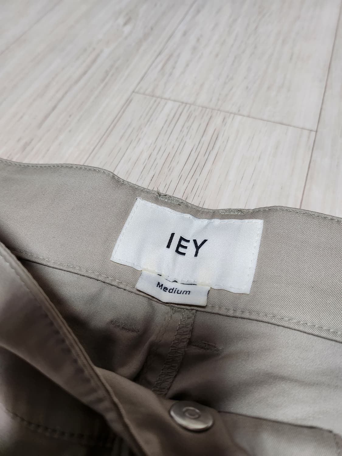 이에이IEY 앵글 카고 팬츠 베이지 M (짱구대디 콜라보) 상품이미지2