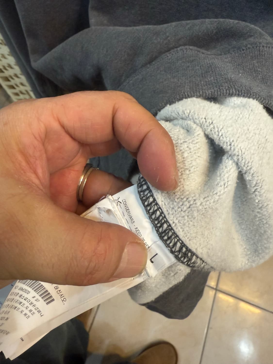 100/21ss 정품 스톤아일랜드 맨투맨 팝니다 상품이미지4