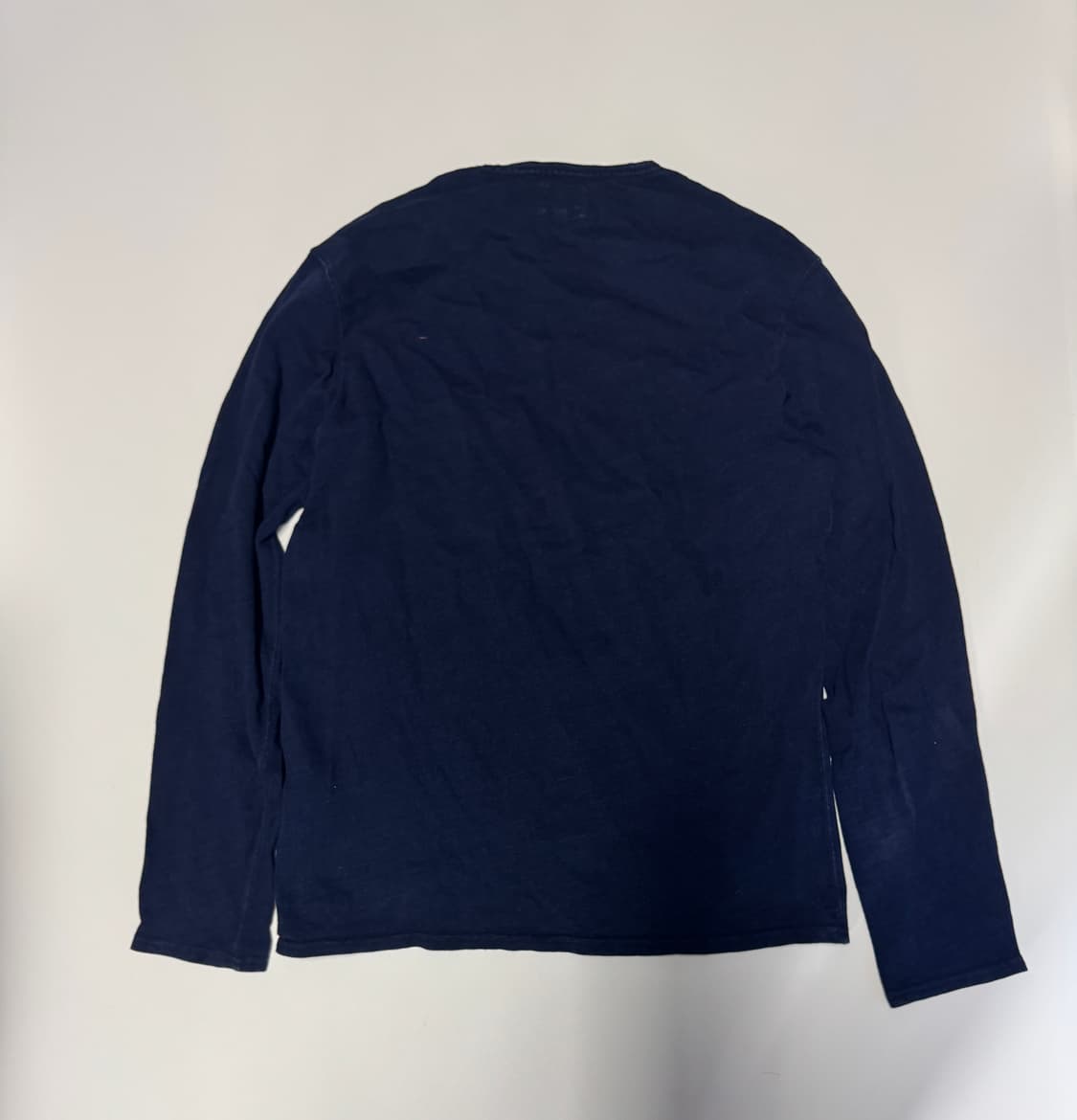 여성 리바이스 미니멀 원 포켓 긴팔 티셔츠 S 네이비 상품이미지2