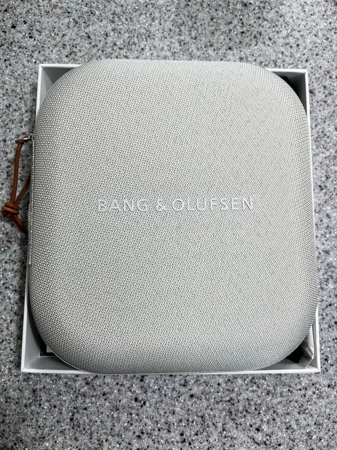 뱅앤올룹슨 베오플레이 HX (Beoplay HX) 상품이미지9