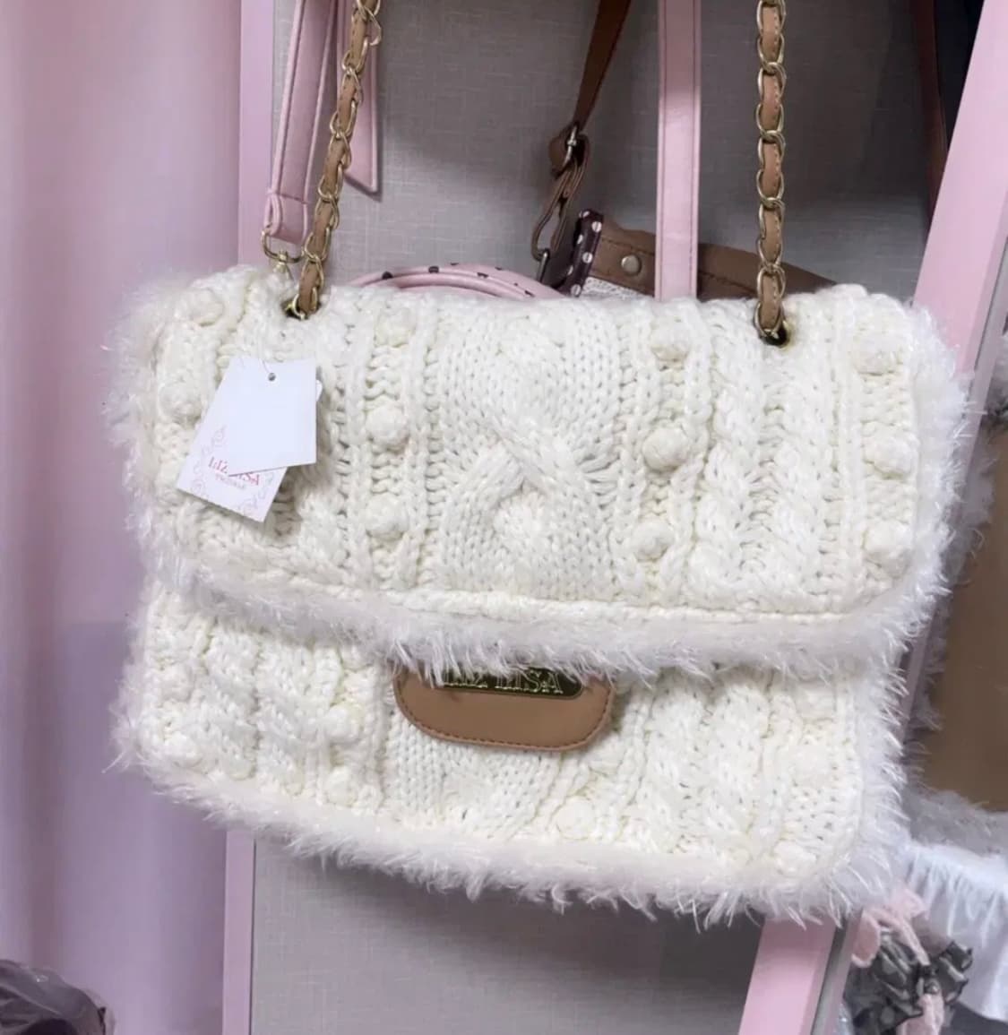 리즈리사 퍼 미니폼폼 갸루 라떼갸루 체인백 상품이미지1