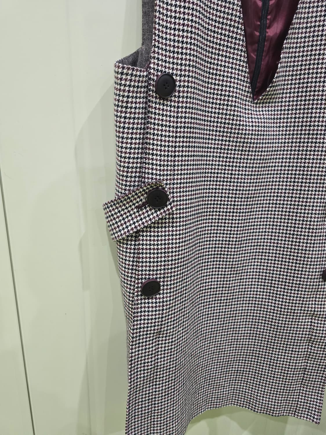 나무그림 하운드투스 체크 민소매 원피스 상품이미지4