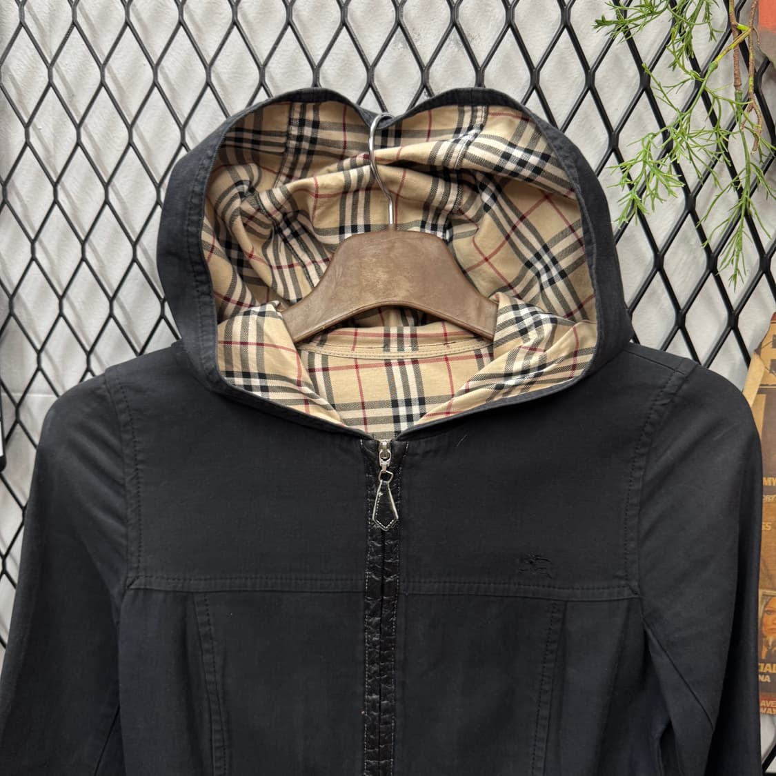 버버리 런던 블루 라벨 후드 자켓 안감 노바체크 포인트 블랙 상품이미지3