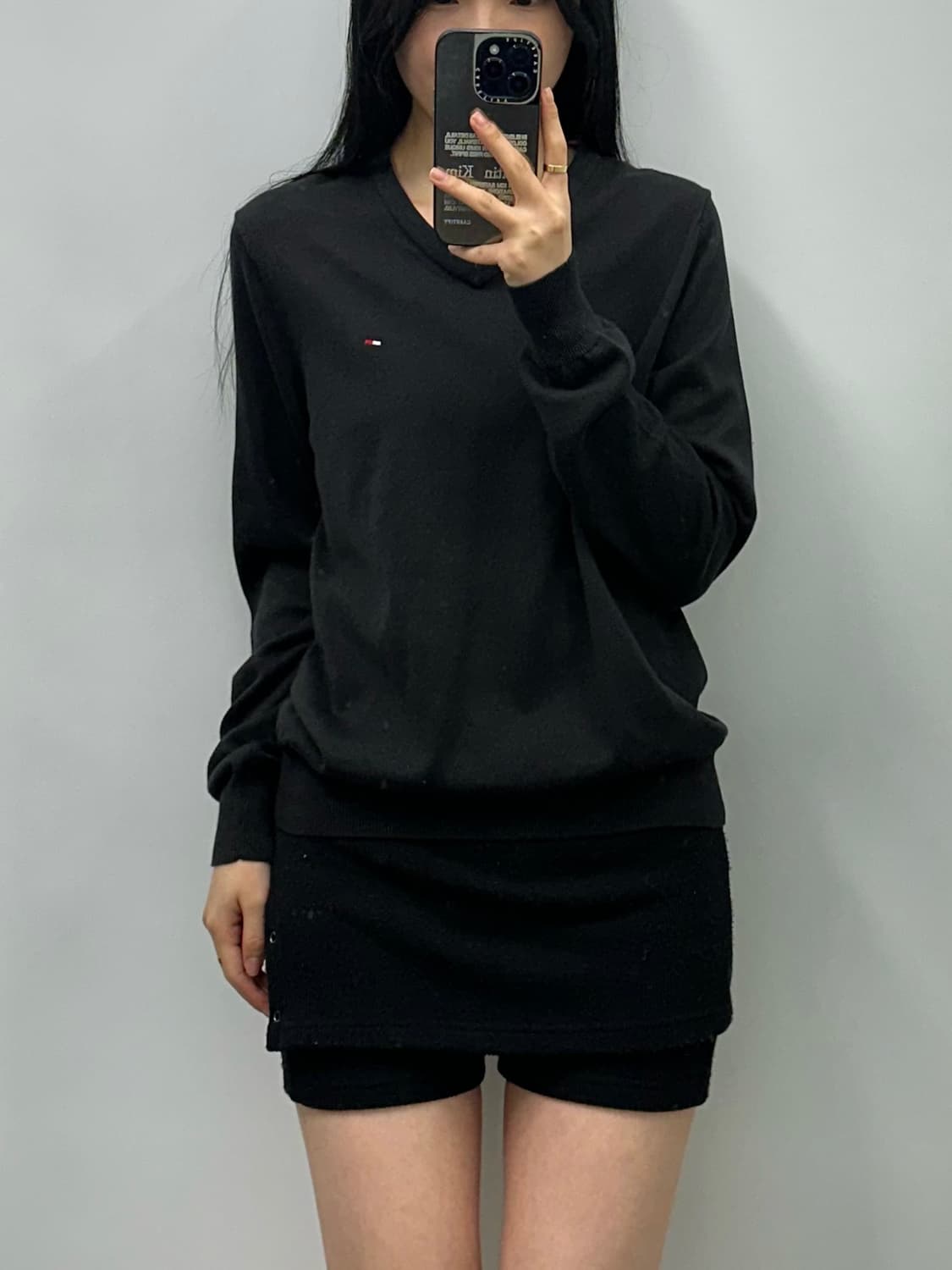 타미힐피거 블랙 라운드 니트 상품이미지1