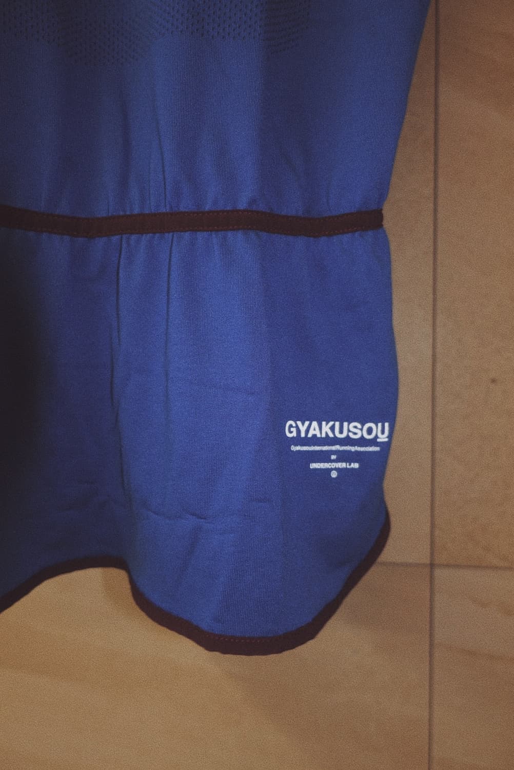 2014년 S/S 시즌 나이키 x 언더커버 갸쿠소우 러닝 탑 블루 상품이미지4