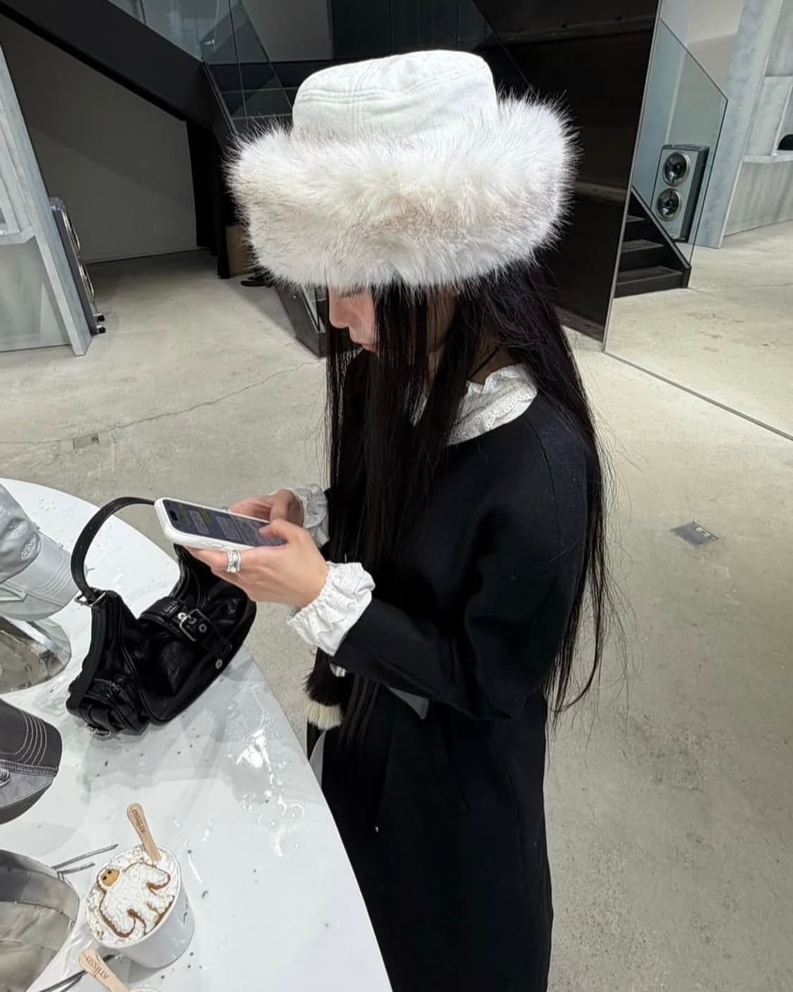 어티슈 퍼로우 버킷햇 화이트 상품이미지1