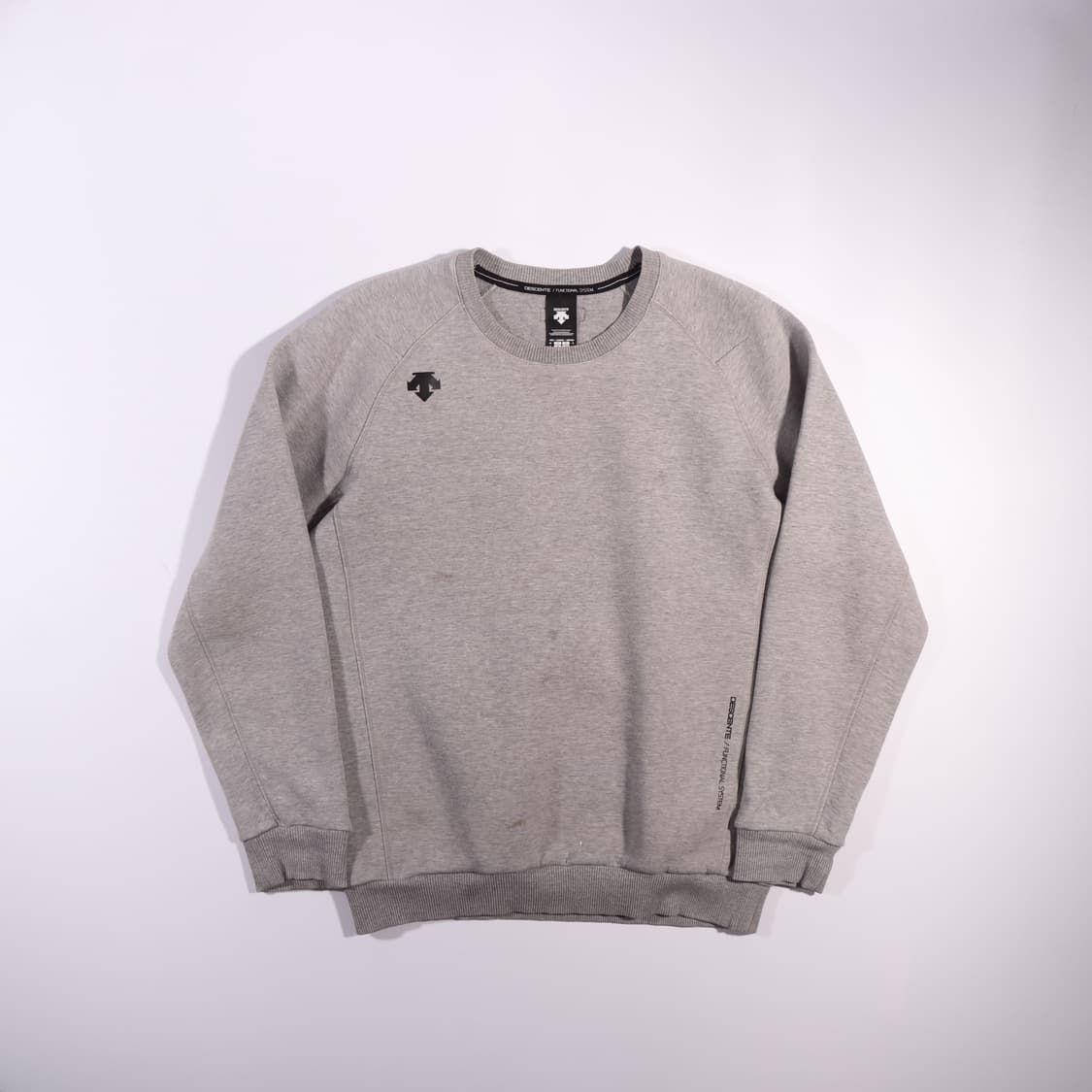 데상트 맨투맨 B311 상품이미지1