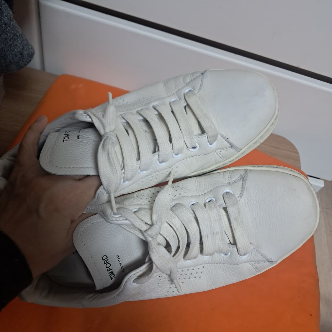 톰포드 화이트 레더 스니커즈 6.5(약250) 상품이미지5