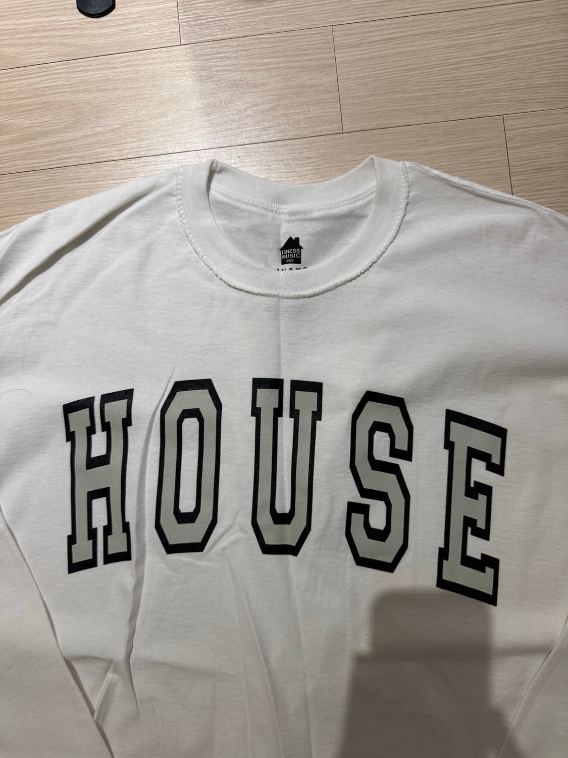 Isness musc 이즈네스 뮤직 롱슬리브 HOUSE 상품이미지2