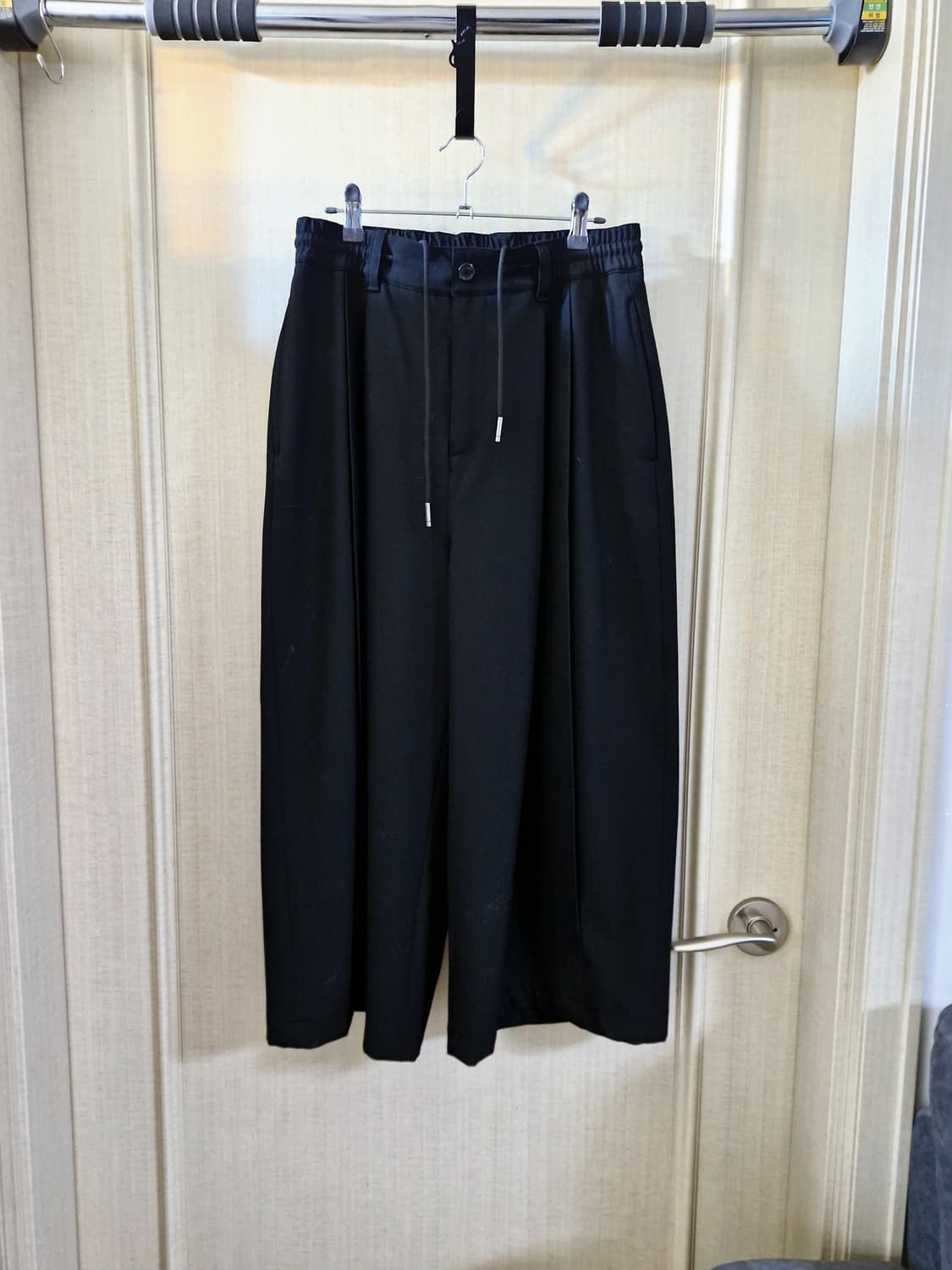 지오송지오 25FW 스트럭처 크롭 와이드 팬츠 78 상품이미지1