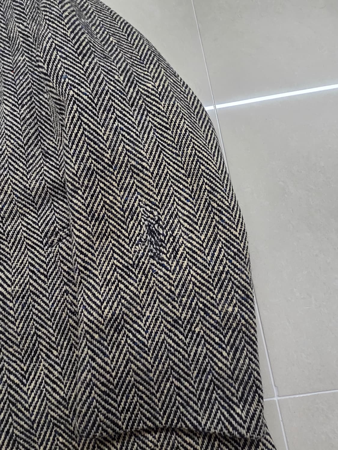 버버리 원패널 아이리쉬 트위드 상품이미지4