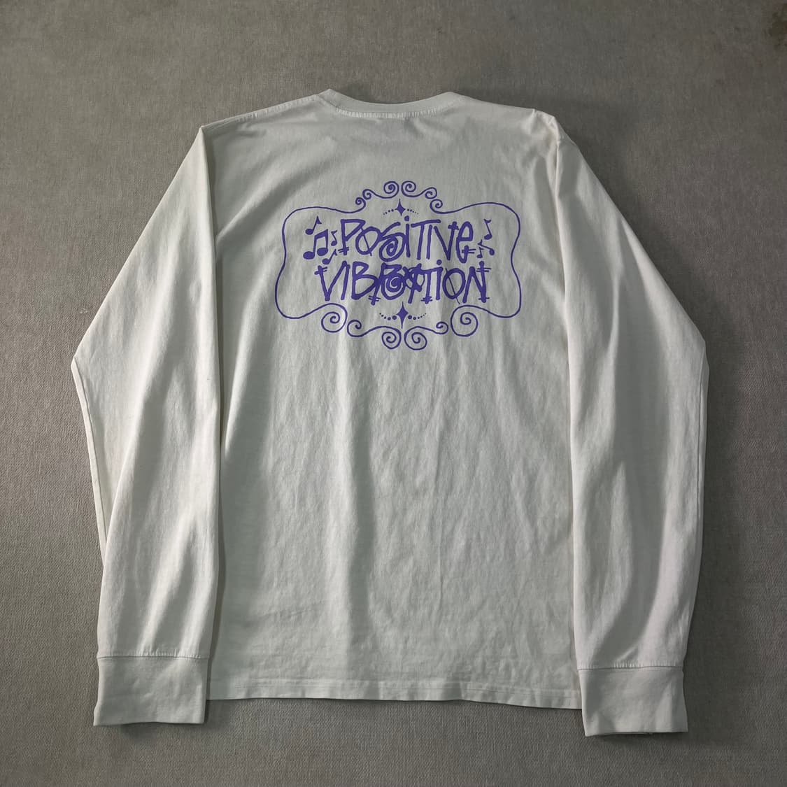 100 스투시 포지티브 바이브레이션 롱슬리브 상품이미지2