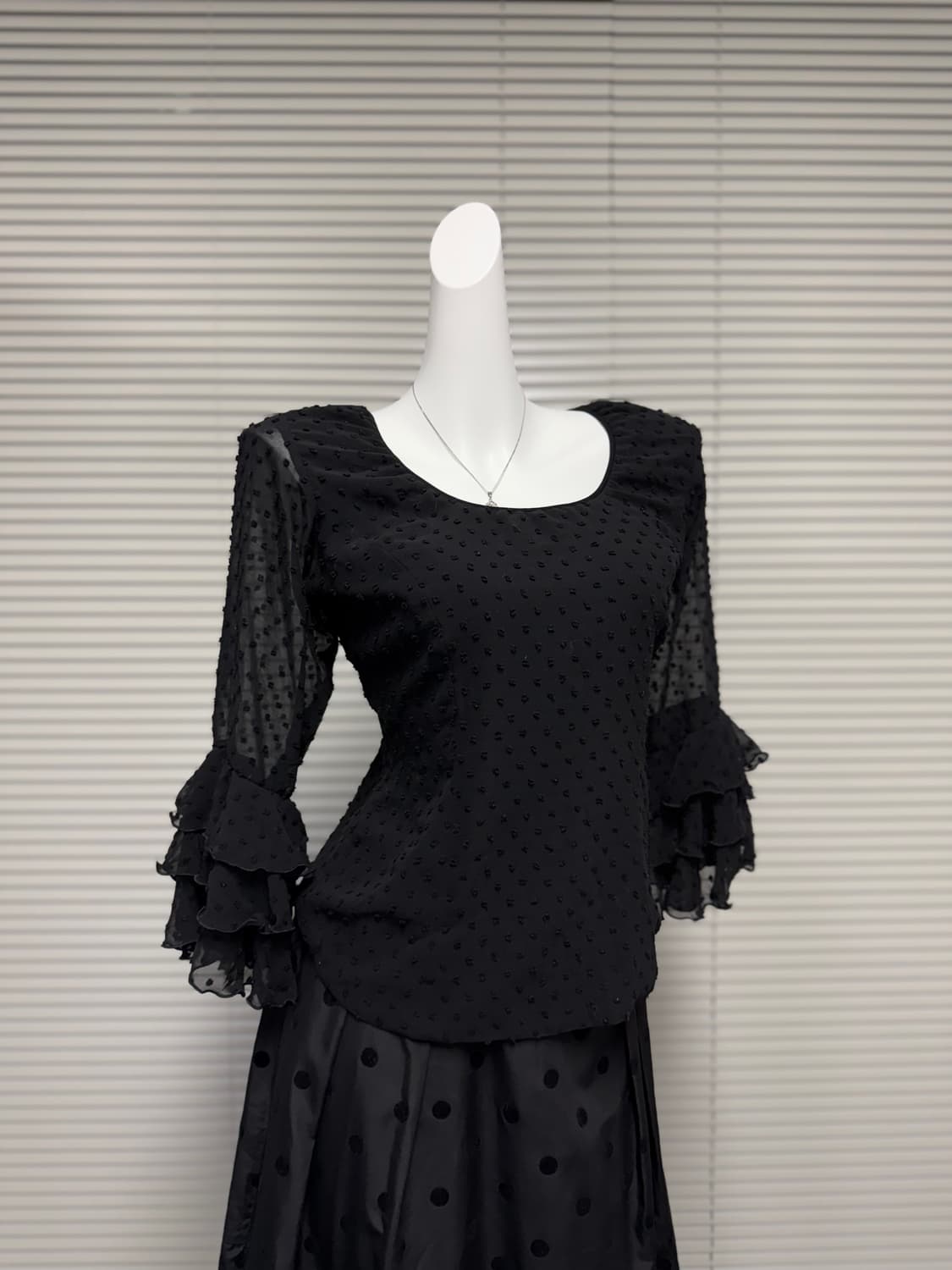 빈티지 도트 메쉬 탑 상품이미지1