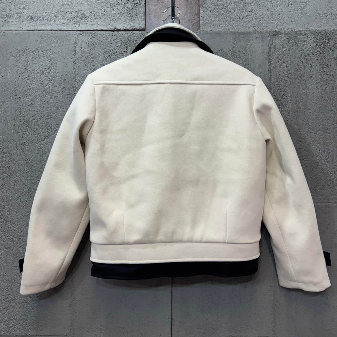 블랙 포인트 화이트 캐주얼 자켓 (M)   상품이미지5