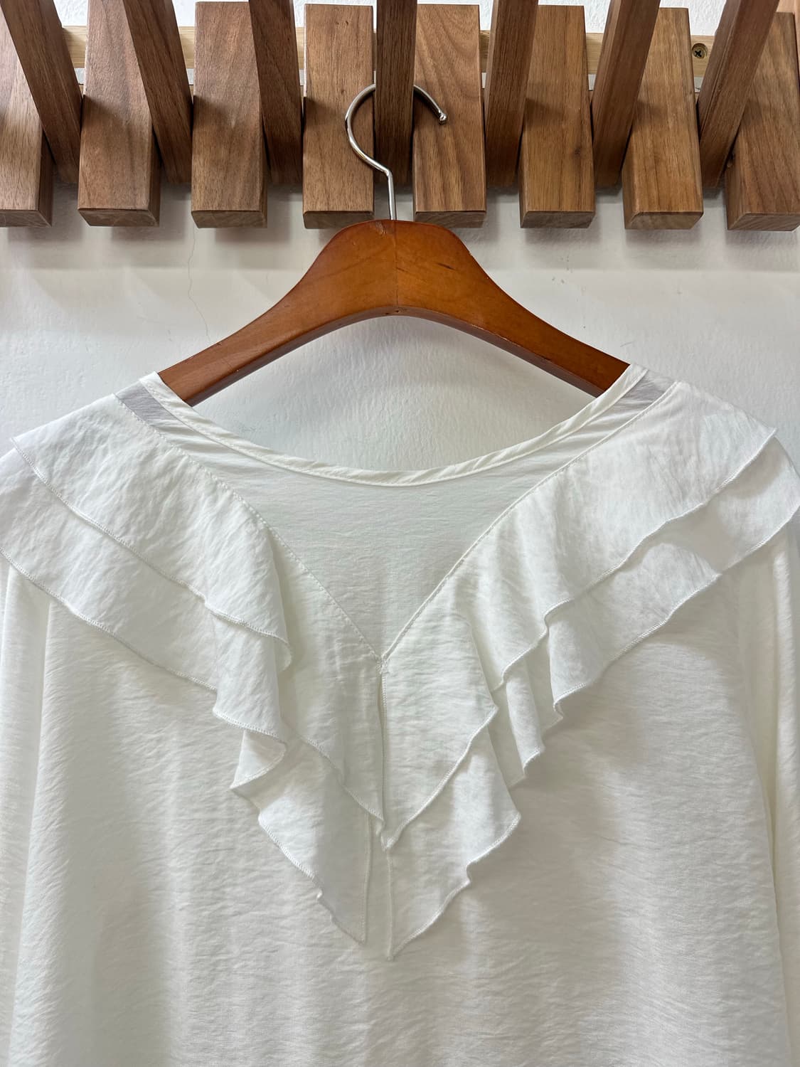 일본빈티지 러플 리본 프론트 버튼 디테일 슬릿 블라우스 상품이미지5