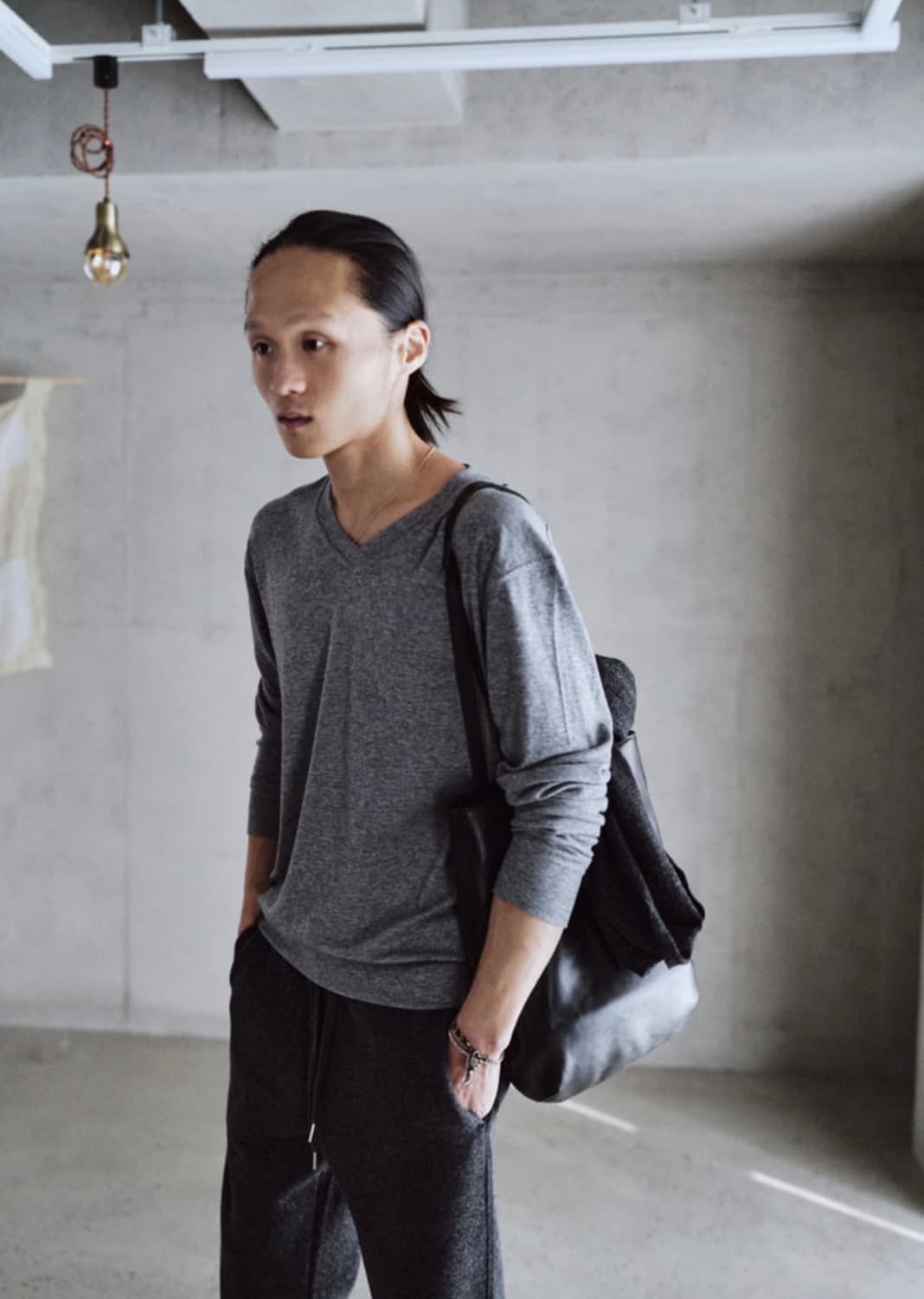 모노프리베 텍스처드 브이넥 그레이 1사이즈 상품이미지1