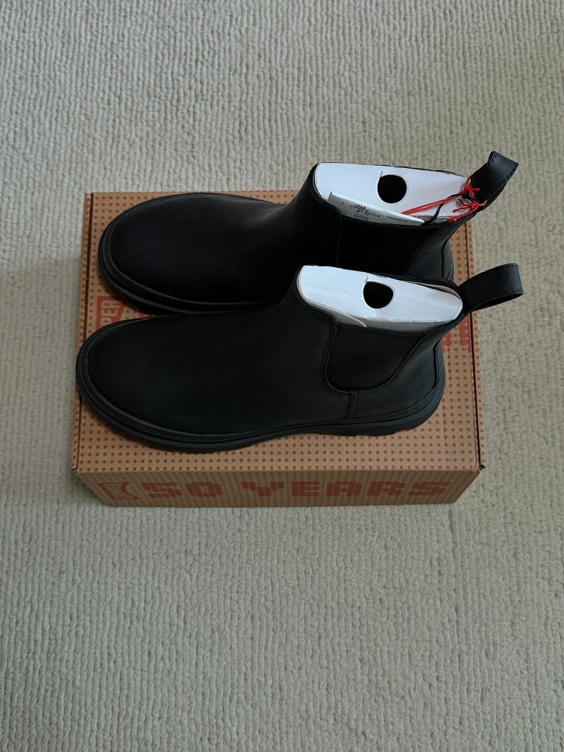 (새상품) 캠퍼 - 남성용 블랙 컬러 누벅 소재 앵클부츠 상품이미지2