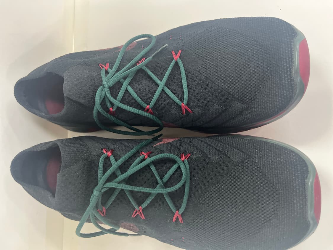 나이키 언더커버 갸쿠소 플라이니트3.0 크리스마스 280 상품이미지3