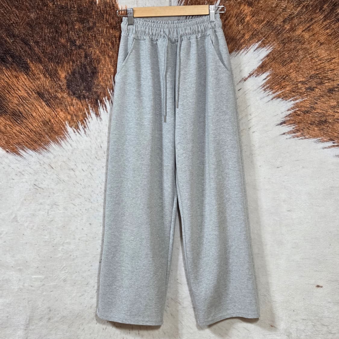 그레이 밴딩 와이드 트레이닝 팬츠 상품이미지1