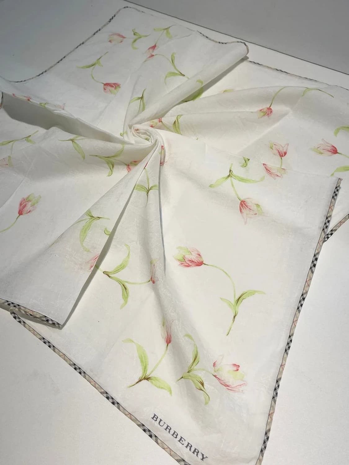 버버리 00s 시그니처 재팬 플라워 쁘띠 반다나 손수건 A1219 상품이미지2