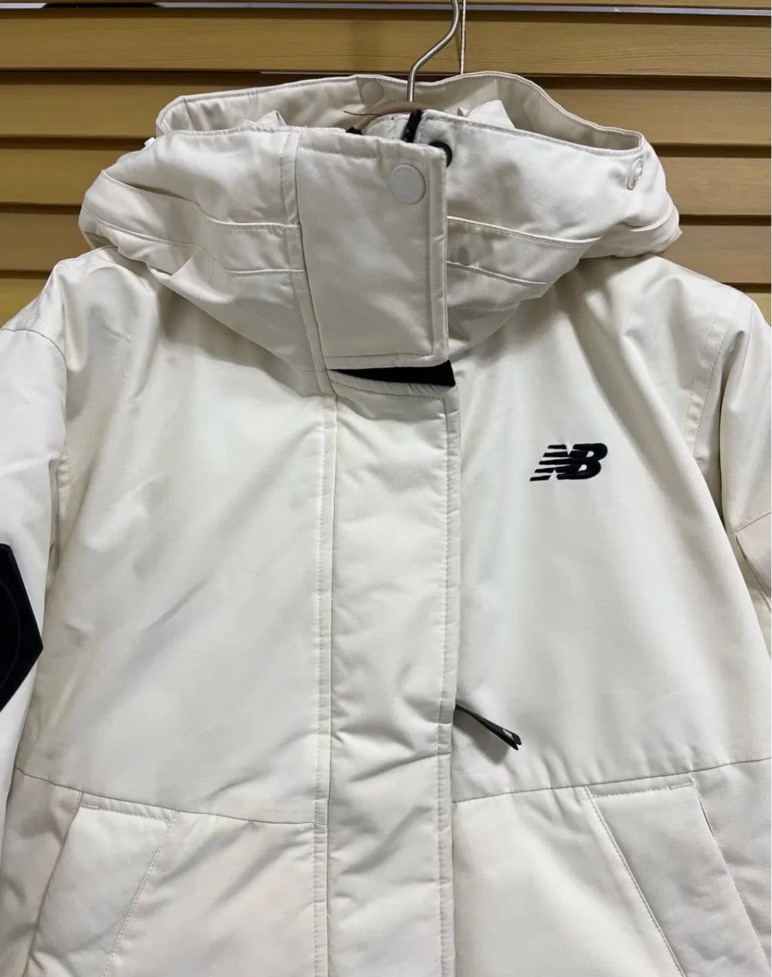 뉴발란스 여성 아이보리 덕다운패딩점퍼 패트롤숏패딩 상품이미지1