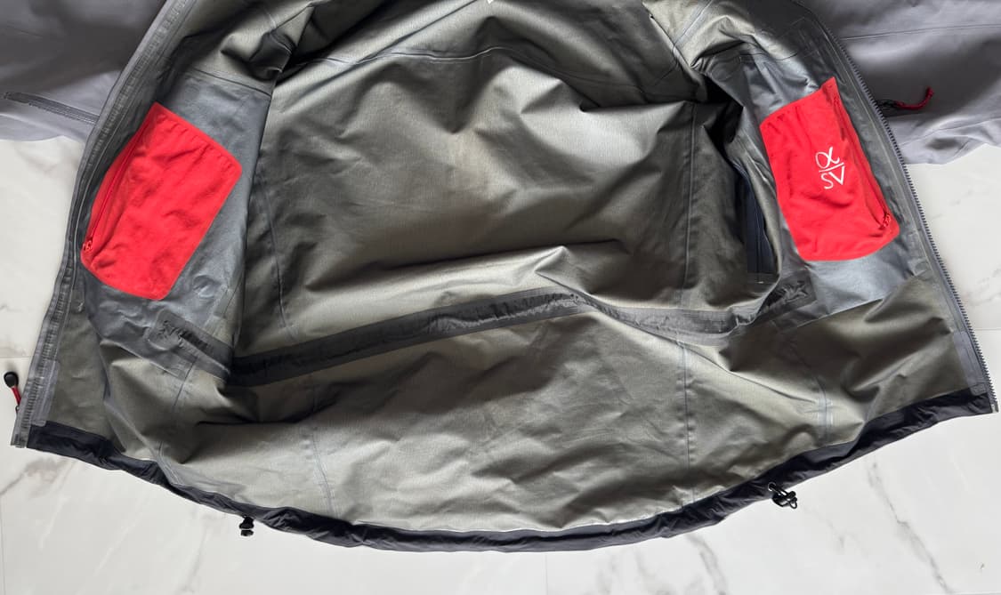 아크테릭스 알파 SV 티타늄 Made in canada 상품이미지9