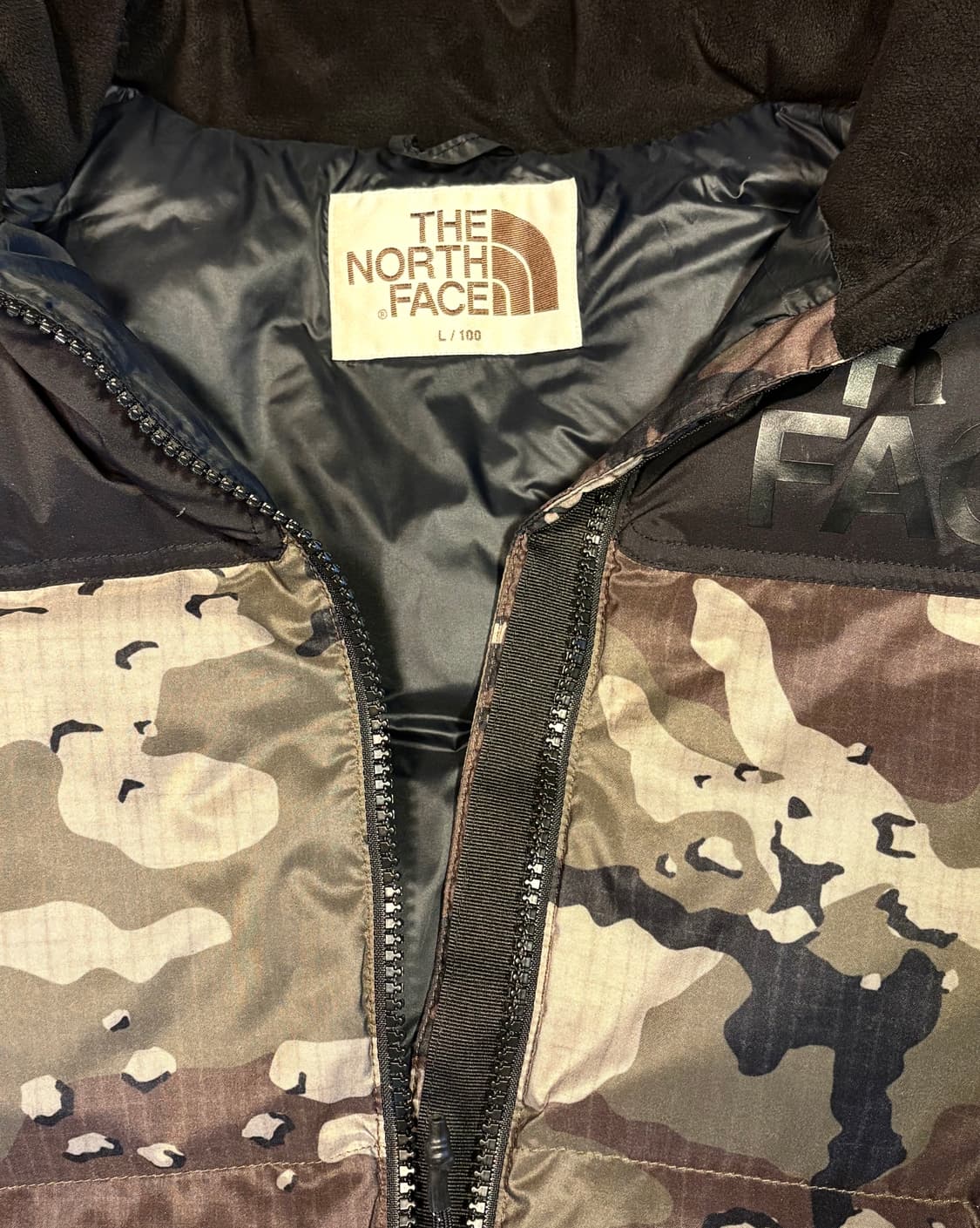 노스페이스 카모 패딩조끼 상품이미지2