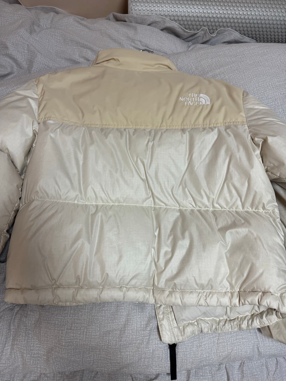 노스페이스 화이트 라벨 노벨티 눕시 다운 자켓 크림 베이지 85s 상품이미지3