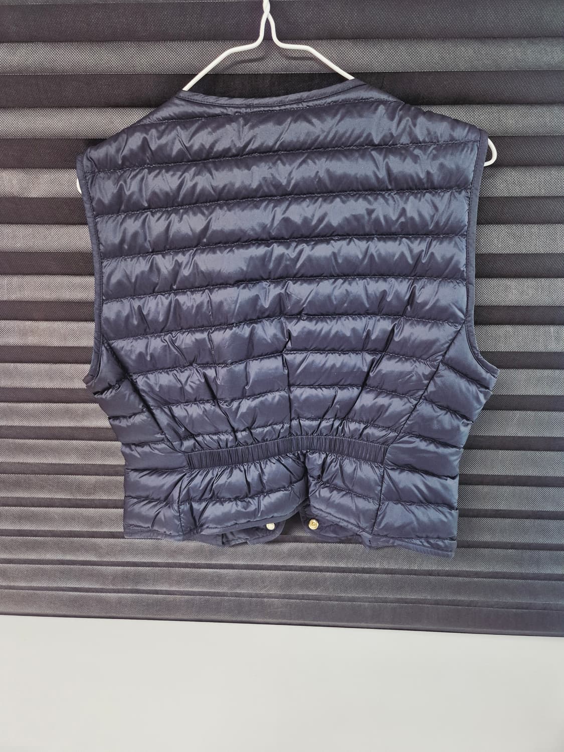 몽클레어 여성 조끼 패딩 네이비 사이즈 42 (최상급) 상품이미지2