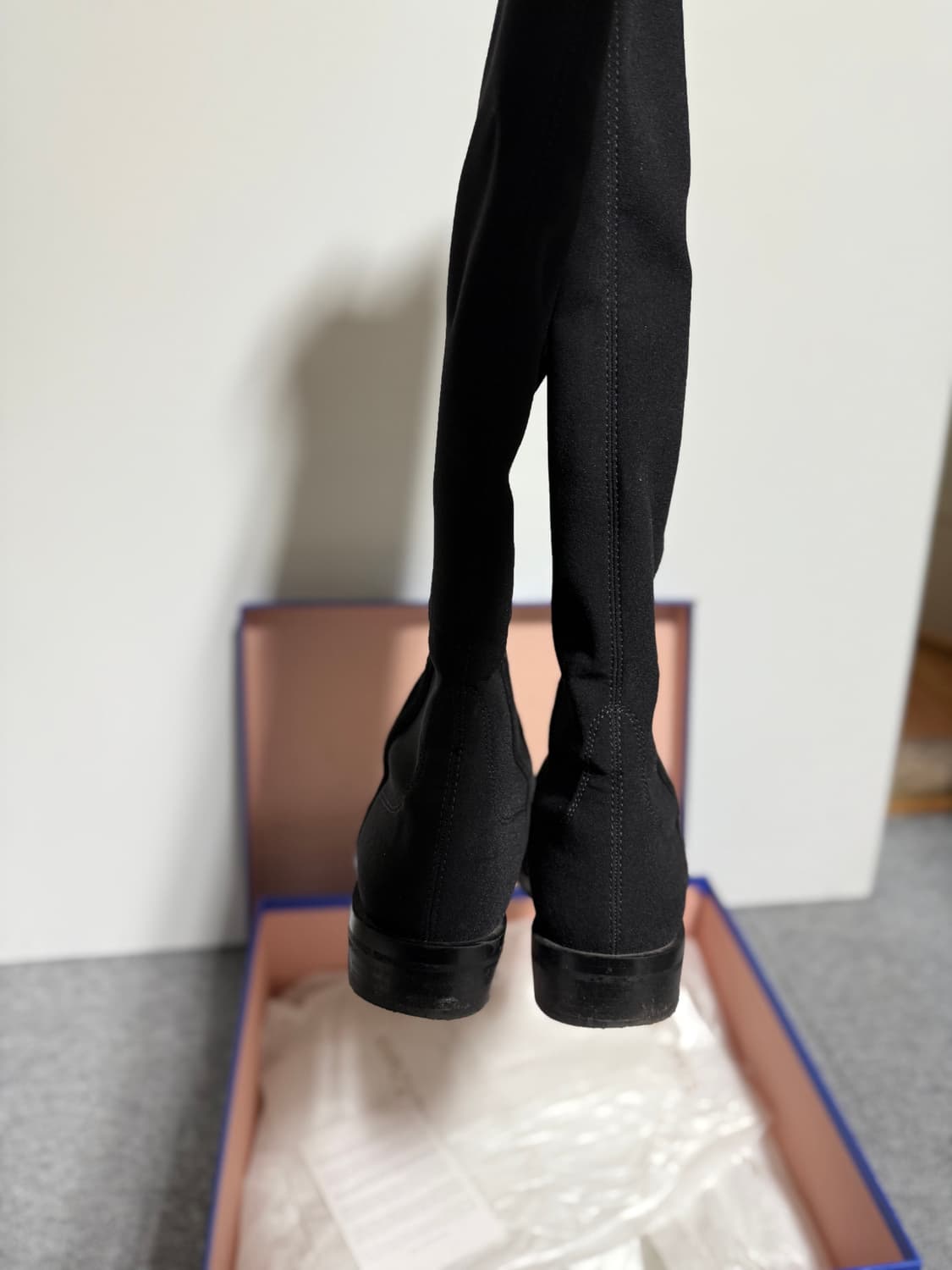 스튜어트 와이츠먼 블랙 니하이롱부츠 250 상품이미지2