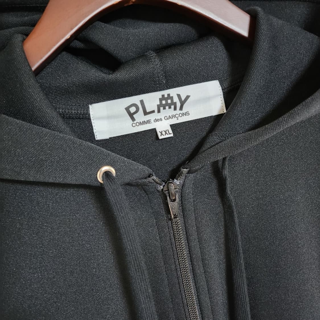 [XXL] 꼼데가르송 X 인베이더 블랙 픽셀 와펜 남성 후드집업 상품이미지4