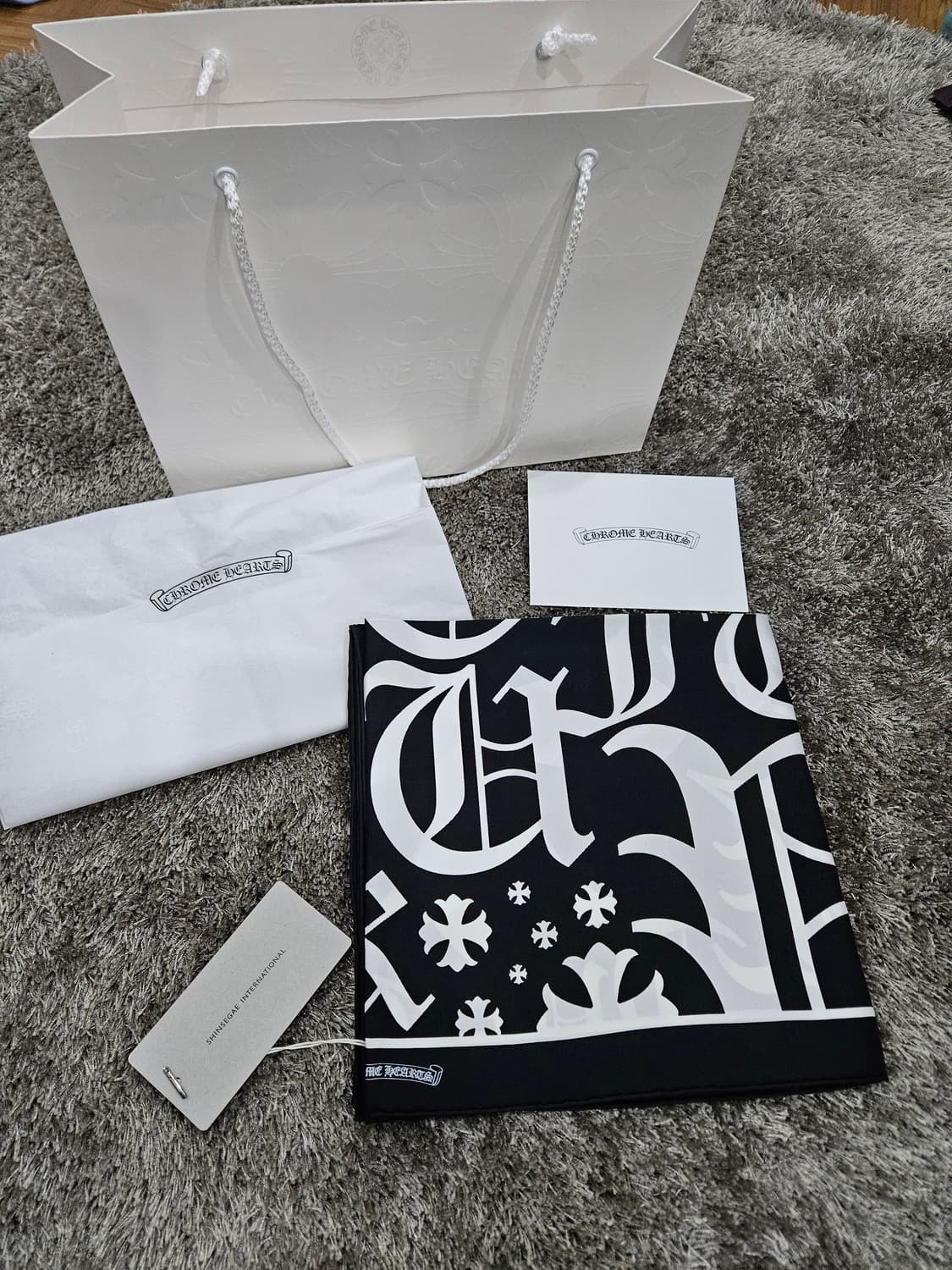 (새상품)크롬하츠 스카프 판매합니다! 상품이미지1