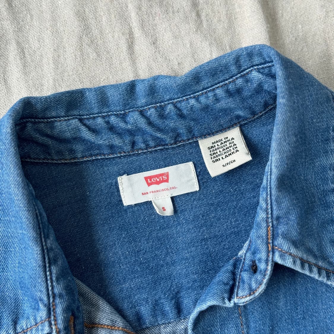 리바이스 우먼 오렌지탭 크롭 데님셔츠 S 상품이미지5