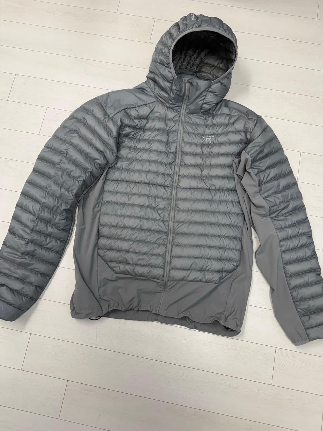 아크테릭스 세륨 하리브리드 L 사이즈 그레이색상  진짜 실물 고급스럽습니 상품이미지1