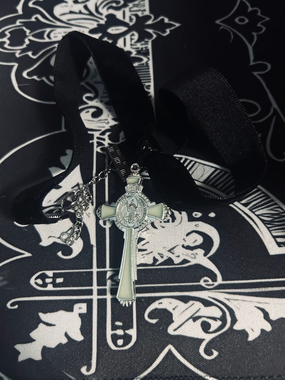 고스 고딕 야광 십자가 벨벳 초커 상품이미지2