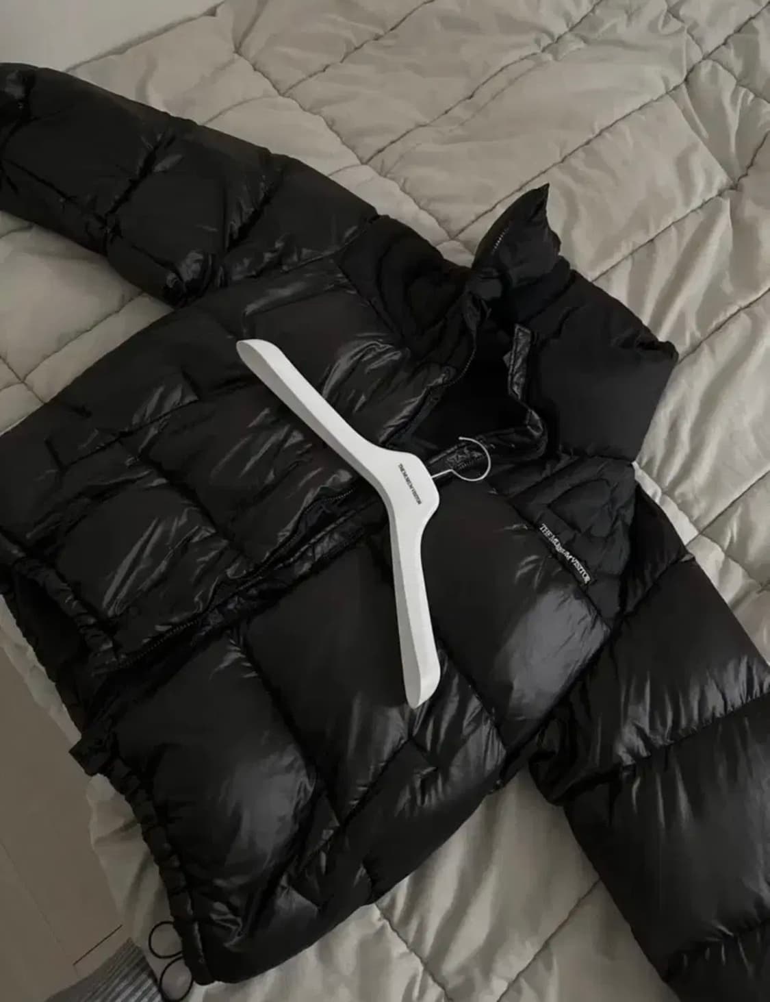 더뮤지엄비지터 패딩 L (1회 착용) 상품이미지1