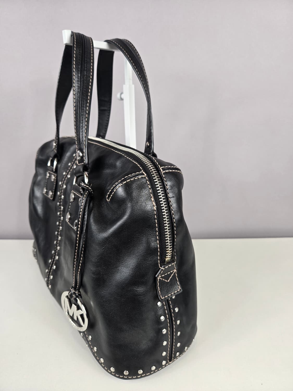 마이클코어스 Asor 아스터 백 스터드 토트백 가방 정품 블랙 은장 상품이미지5