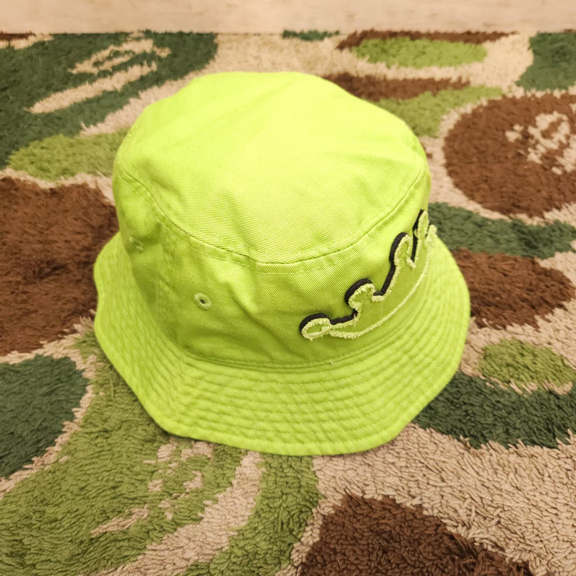 crown applique bucket hat lime 상품이미지4