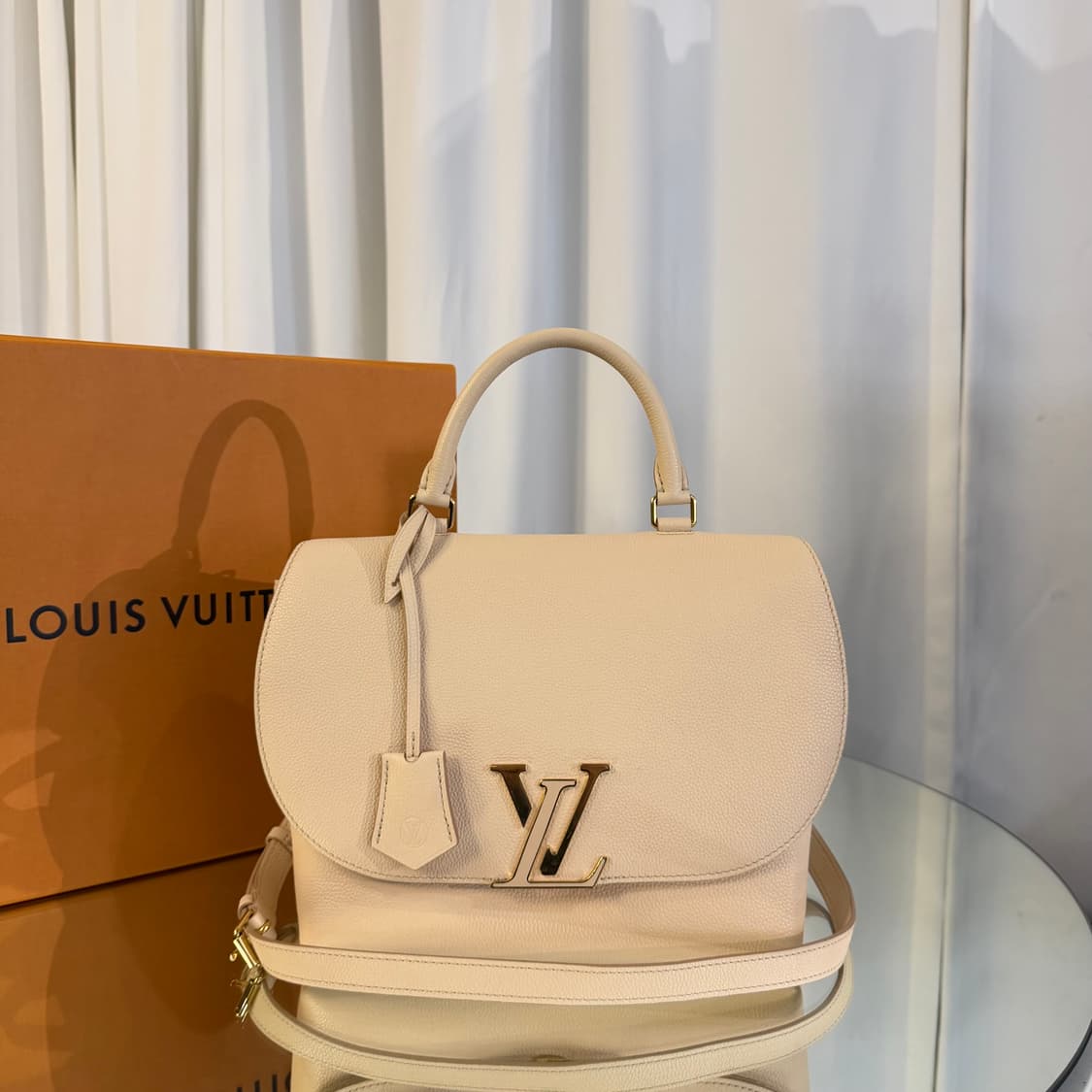 루이비통 볼타 탑 핸들 토트 숄더백 상품이미지2