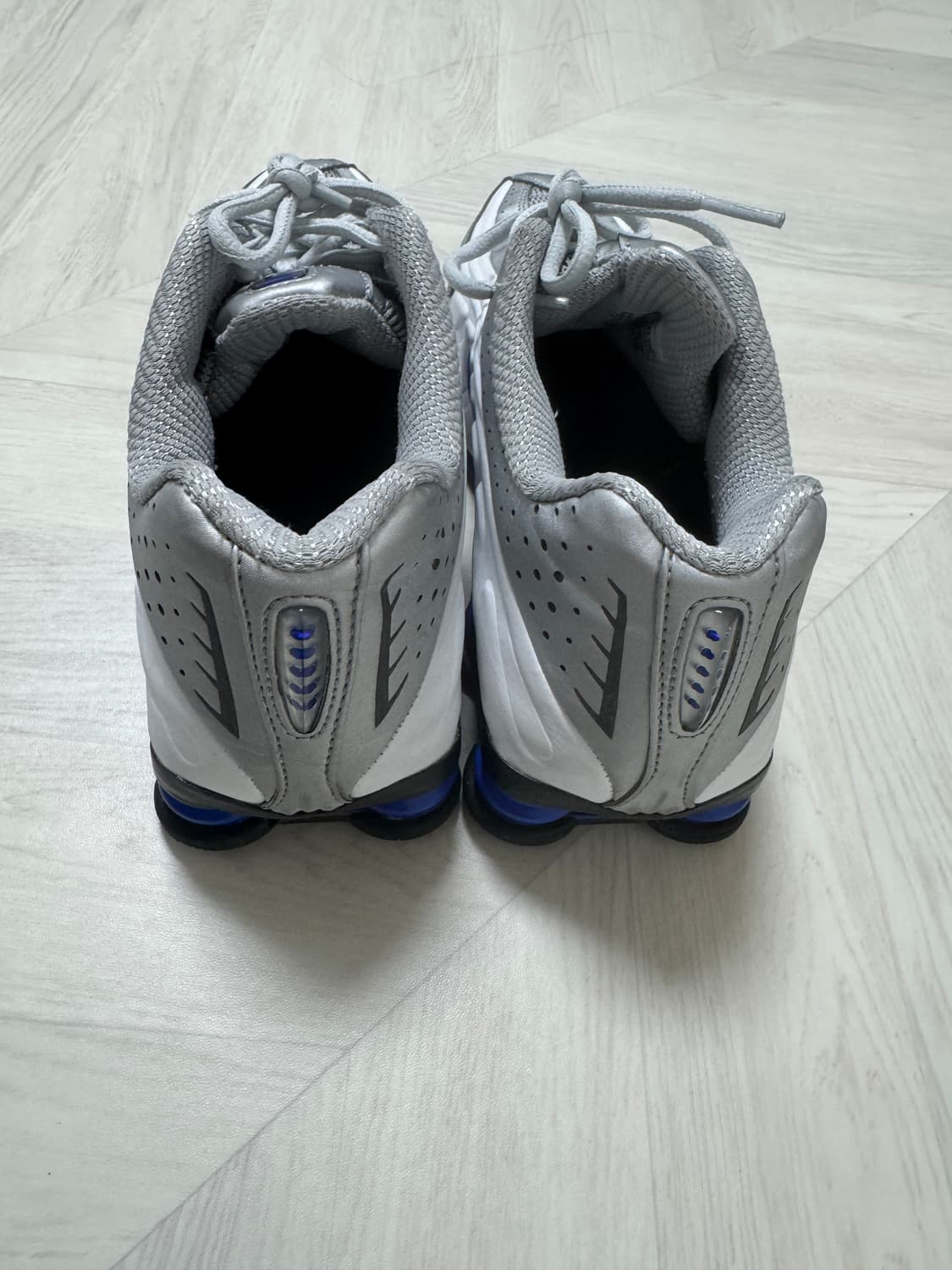 나이키 샥스 R4 화이트 블루 265 상품이미지3