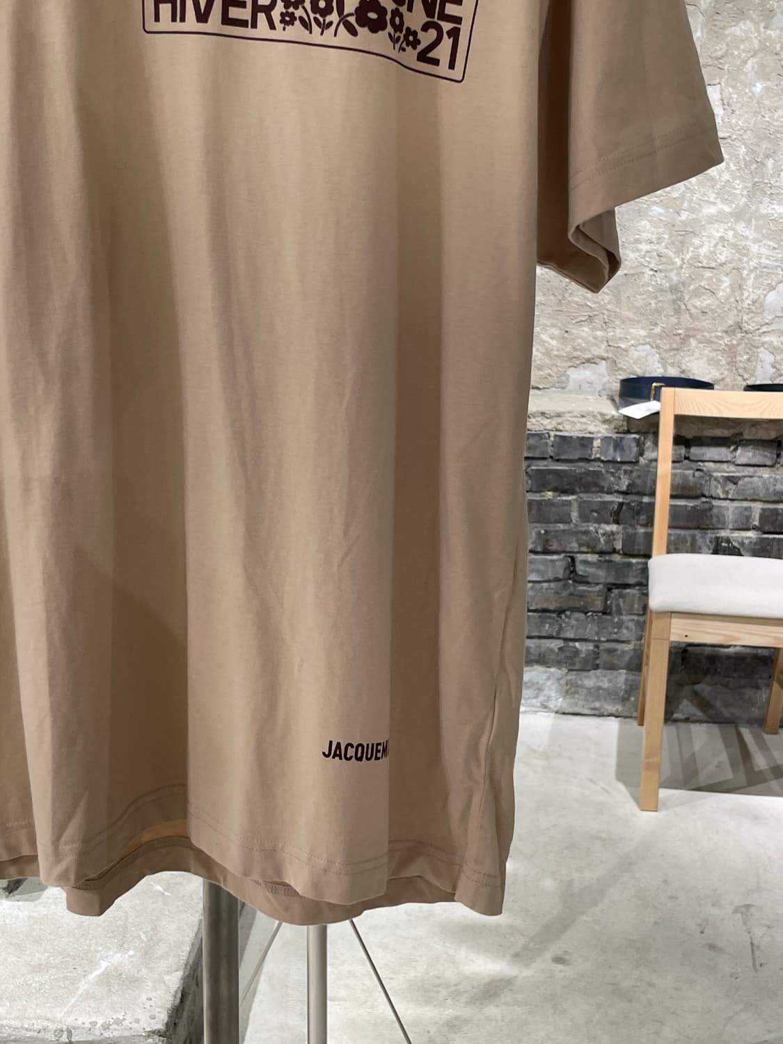 자크뮈스 꼬르소꼬모 베이지 몽타뉴 컬렉션 하프티 상품이미지5
